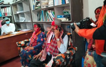 एमालेबाट दशरथचन्दको मेयरमा जोशी र उपमेयरमा नेपालीको उम्मेदवारी दर्ता 